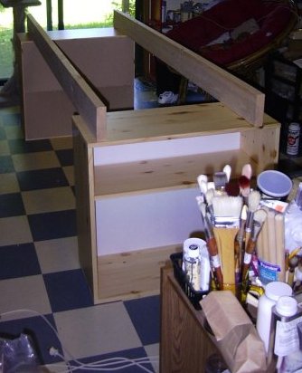 02-checking-table-height.jpg (29765 bytes)