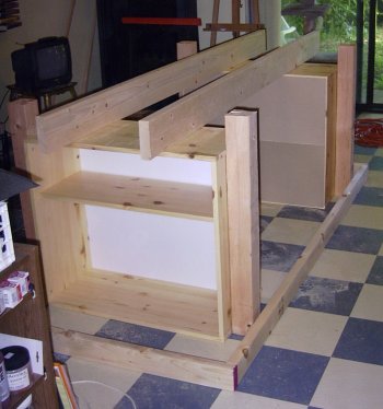 04-making-outer-frame.jpg (26088 bytes)