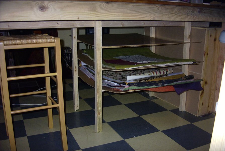 20-paperstorage.jpg (93633 bytes)